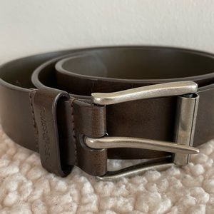 Swiss Gear brown leather belt